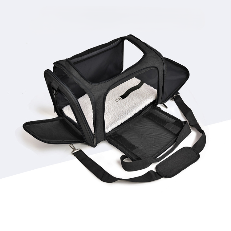 Összecsukható Kisállat Hordozótáska Vállpánttal És Gyapjú Párnával